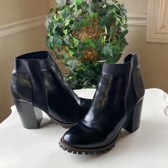 Steve Madden Black Ankle Boots - Picture 2 of 16